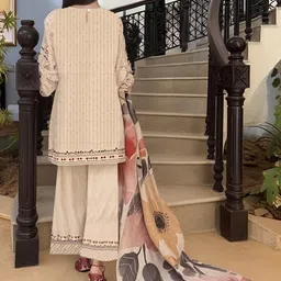 DIVASTRI Women Cream Viscose Rayon Kurta Sets image 3