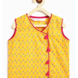 Campana 100% Cotton Woven Sleeveless Floral Motifs & Bandhani Designed Lehenga Choli Set - Magenta & Yellow image 4