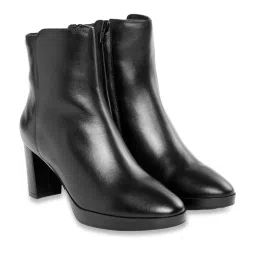 Geox Women's D Walk Pleasure 60 Black Leather Casual Booties image 2
