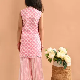 LilPicks Kids Pink & White Cotton Printed Kurta Set image 2