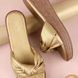 Inc.5 Women's Antique Gold Casual Wedges image 1