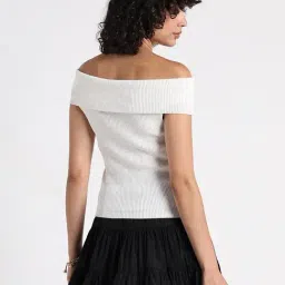 SHOWOFFFF Women's White Fitted Sleeveless Top image 2