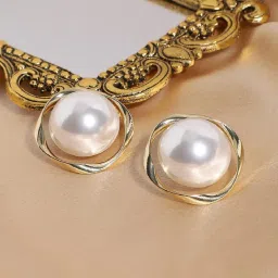 Sohi goldplated studs for women image 1