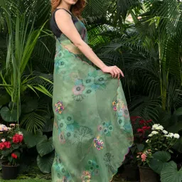 BEATITUDE Green Embroidered Saree With Unstitched Blouse image 2