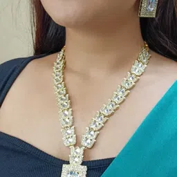 NIPSTec White Alloy Artificial Stones & Beads Jewellery Set image 2