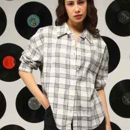 Campus Sutra Off White Regular Fit Checked Shirt image 1