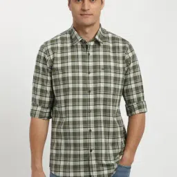 Peter England Green Cotton Slim Fit Checks Shirt-image-73