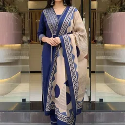 DIVASTRI Floral Yoke Design Thread Work A-Line Kurta With Trousers & Dupatta image 4