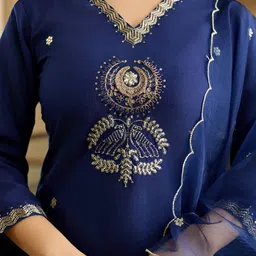 J.KANJI Women Ethnic Motifs Embroidered Regular Beads and Stones Kurta Set With Dupatta image 2