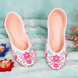 DFR Women Printed Mojaris Flats-image-73