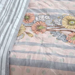 myntra elegant homes Myntra Elegant Pink Floral Printed AC Room 350 GSM Double Bed Comforter image 2