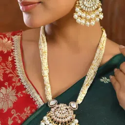 Voylla Gold Kundan Elegance Rajwada Haar Necklace & Earring Set image 2