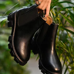 Shoetopia Solid Chelsea Boots - Black-picture-14