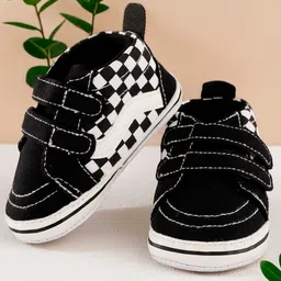 Baby Moo Checked Booties - Black-picture-11