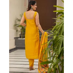 Morang Women Floral Printed Regular Kurta with Trousers & With Dupatta image 5