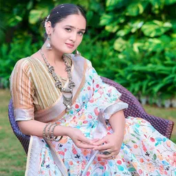 Anouk Floral Printed Zari Saree image 2