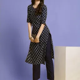 Ethnic basket Women Multicoloured Poly Crepe Kurta Sets image 2