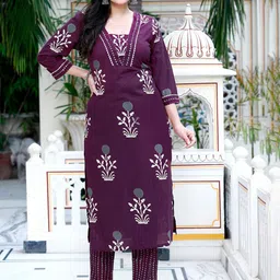 MIRAVAN Women Floral Printed Regular Pure Cotton Kurta with Trousers image 1