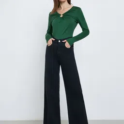Styli Women V Neck Long Sleeve Fitted Top-image-8