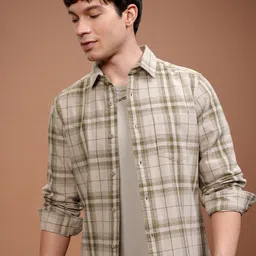 HIGHLANDER Men Spread Collar Tartan Checked Cotton Casual Shirt-image-79