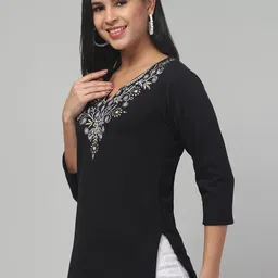 FAMBEE Women Embroidered Thread Work Woollen Kurta image 3