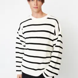 Trendyol Unisex Striped Hooded Monochrome Pockets T-shirt image 1