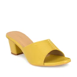 Clog London Women's Yellow Casual Sandals image 3
