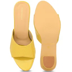Clog London Women's Yellow Casual Sandals image 5