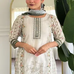 HERE&NOW Women Floral Printed Regular Thread Work Kurta with Trousers & With Dupatta image 2