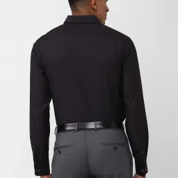 Van Heusen Black Cotton Regular Fit Self Pattern Shirt image 2