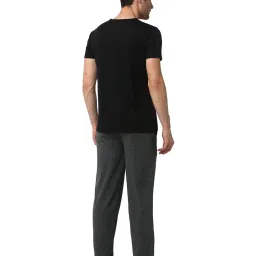 Vimal Jonney Grey & Black T-Shirt & Capris image 2