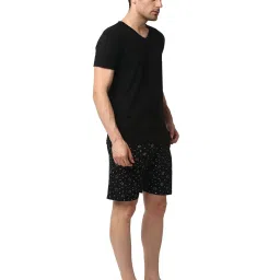 Vimal Jonney Black Printed T-Shirt & Shorts image 3