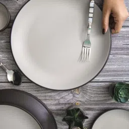 Servewell Cons. Green Black Melamine 32 cm 2 Tone Buffet Dinner Plates - Set of 6 image 2