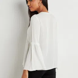 Styli Bell Sleeve V Neck Gathered Blouse image 2