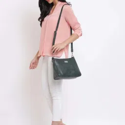 KLEIO Dark Green Solid Medium Hobo Handbag image 2