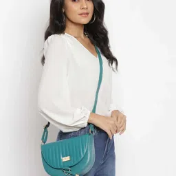 KLEIO Green Quilted Medium Sling Handbag image 2