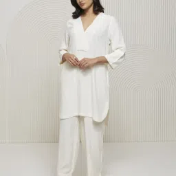 Artagai Snow White Elevated Basics V-neck Tunic with Embroidery image 2