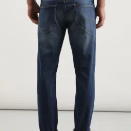 Lee Travis Blue Slim Fit Lightly Washed Jeans image 2
