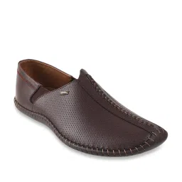 Mochi Men's Brown Casual Loafers image 2