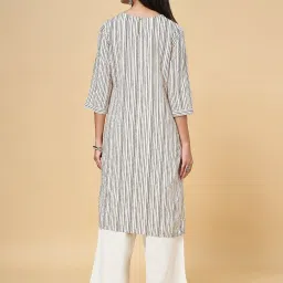 Rangmanch by Pantaloons Off-White Printed Straight Kurta image 2