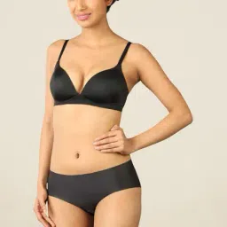 Triumph Black Solid Seamless Bra-image-13