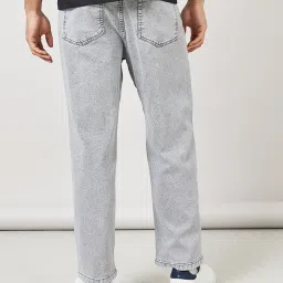 Styli Grey Relaxed Fit Heavily Washed Jeans image 2