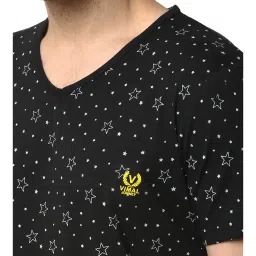 Vimal Jonney Grey & Black Printed T-Shirt & Capris image 4