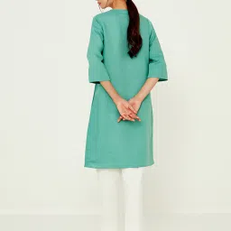 ANCESTRY Green Embroidered Straight Kurta image 2