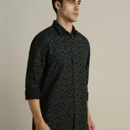 Peter England Black Cotton Slim Fit Printed Shirt image 1