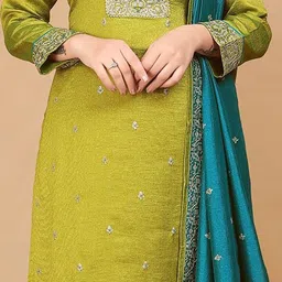 New Gravity Export Ethnic Motifs Embroidered Thread Work Kurta With Trousers & Dupatta image 5