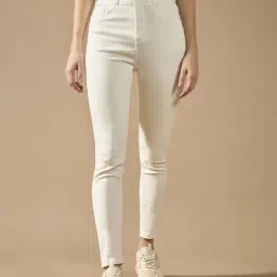 DOLCE CRUDO White Plain Jeans-image-98