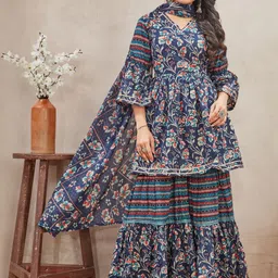 BAMSOM WEAR Women Self Design Viscose Rayon Kurta Sets With Dupatta image 5