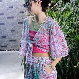 Sera Women Printed Shrug With Shorts Co-Ords image 5