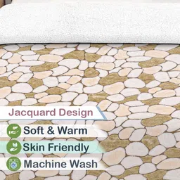 Myntra Elegant Homes Green Abstract Woollen Mild Winter 500 GSM Single Bed Comforter image 4